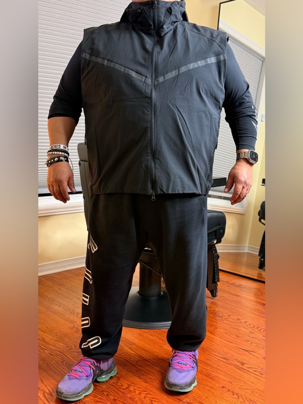 Gorgeous Nike Tech
Men's Dri-FIT Woven Windrunner Vest !!!